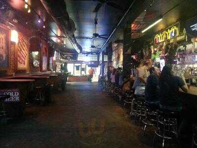 Coyote Ugly Saloon, Austin