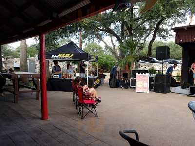 Ernie's On the Lake, Austin