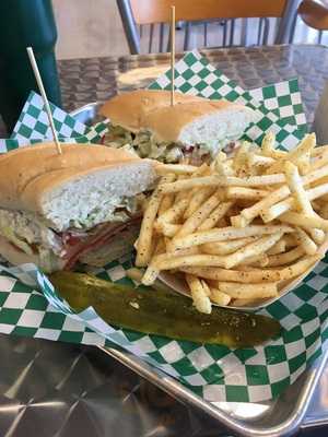 Maria's Deli, Saint Louis