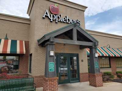 Applebee's Grill + Bar, Saint Louis