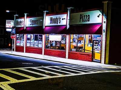 Woody's Pizza & Liquors, Boston