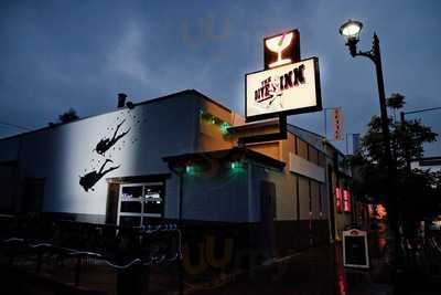 Dive Inn, Denver