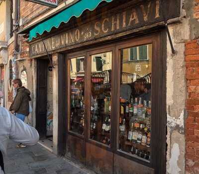 Cantine Del Vino Già Schiavi