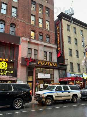 John's Pizzeria