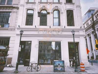 Shake Shack Midtown Village - 12th & Chestnut, Philadelphia