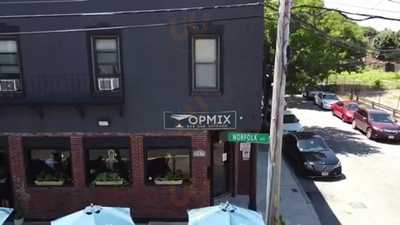 Top Mix Bar & Kitchen