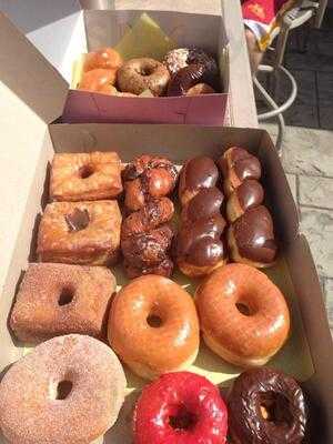 Colorado Donuts, Los Angeles