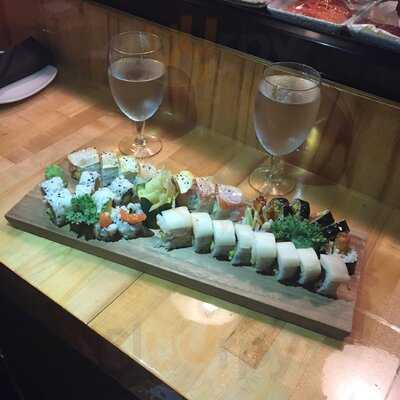 Kin Sushi and Thai Cuisine, Chicago