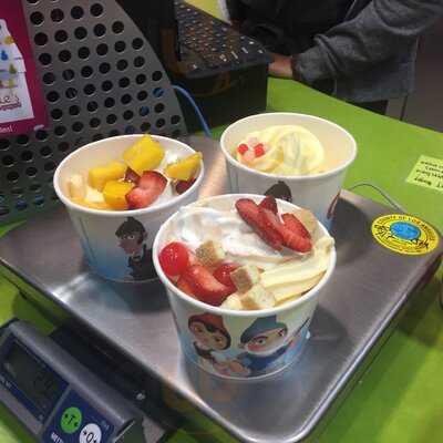 Menchie's Frozen Yogurt