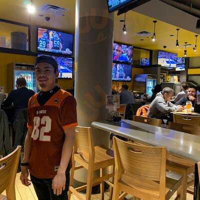 Buffalo Wild Wings, Chicago