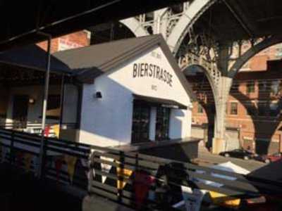 Bierstrasse, New York City