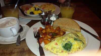 Busboys and Poets, Arlington