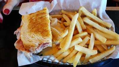 Archie's Giant Hamburgers, Reno