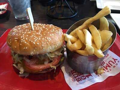 Red Robin Gourmet Burgers, Riverside