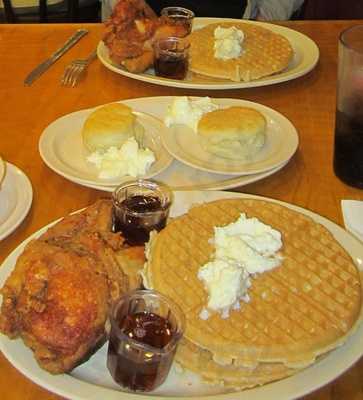 Roscoe's House Of Chicken & Waffles