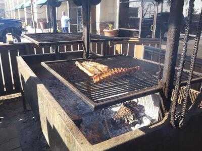 Fred's Barbecue Factory, Bakersfield