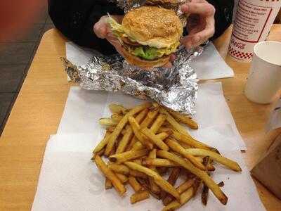 Five Guys, Wichita