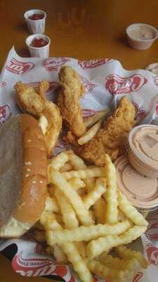 Raising Cane's Chicken Fingers, Arlington