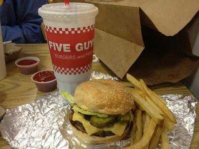 Five Guys, Arlington