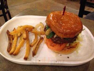 Simply Burgers & More, Arlington