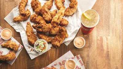 Raising Cane's Chicken Fingers, Lincoln