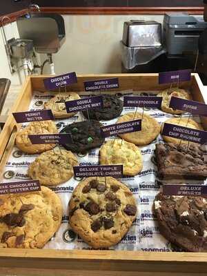 Insomnia Cookies