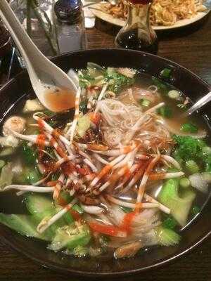 Maui Pho, Bakersfield