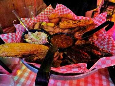 Famous Dave's Bar-B-Que, Madison