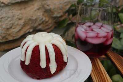 Nothing Bundt Cakes, Pasadena