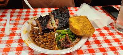 Hog Wild Pit Bar-B-Q, Lincoln