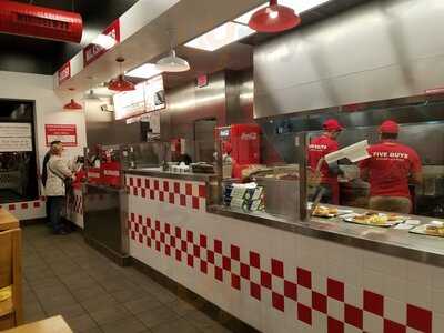 Five Guys, Alexandria