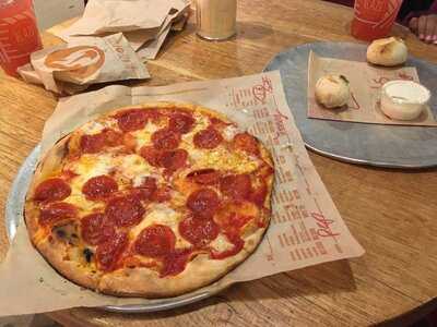 Blaze Pizza, Fort Wayne