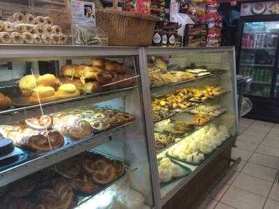 Moises Bakery