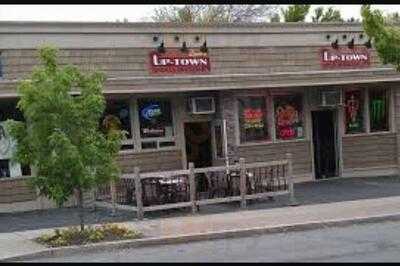 Lynns Uptown Tavern