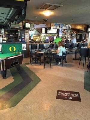 Quackers Sports Bar And Grill