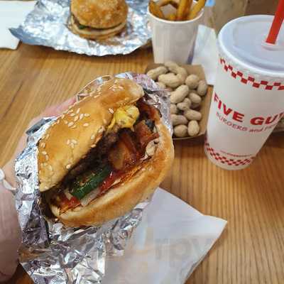 Five Guys, St. Petersburg