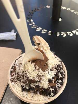 Yoga-urt, Pasadena