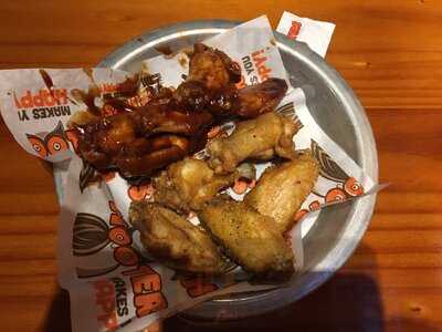 Hooters, Arlington