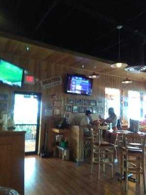 Hooters - Tyrone, St. Petersburg