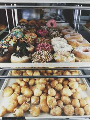 Day and Night Donuts, Long Beach