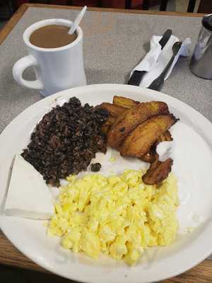 Cafecito Salv, Long Beach