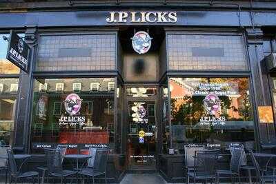 J.P. Licks, Cambridge