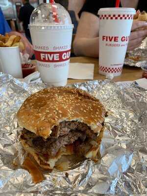 Five Guys, Green Bay