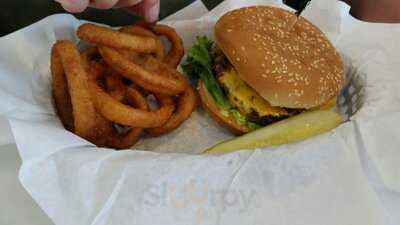 Moo Moo's Burger Barn, Stockton