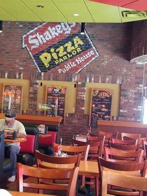 Shakey's Pizza Parlor, Chula Vista