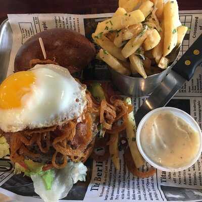 The Backyard grub & pub, Santa Clarita