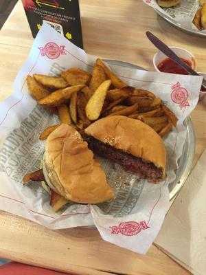 Fuddruckers