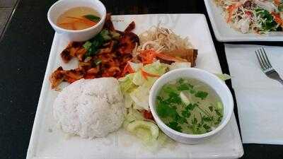 Pho Saigon Bay Restaurant, Stockton