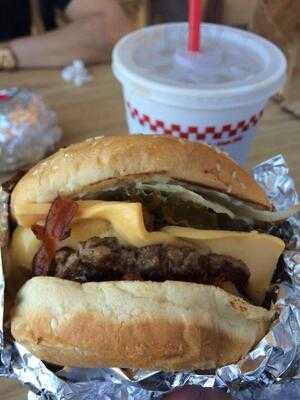 Five Guys, Stockton