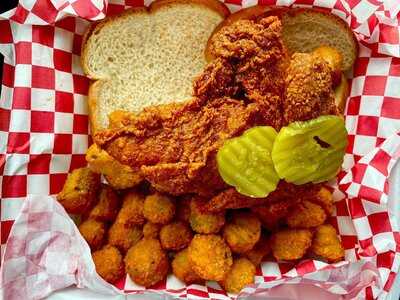 Helen’s Hot Chicken, Murfreesboro